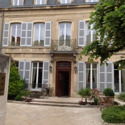 L'Hôtel - Front of Hotel
