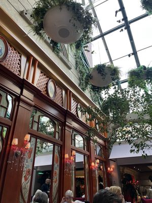 Le Saint-Amour by null