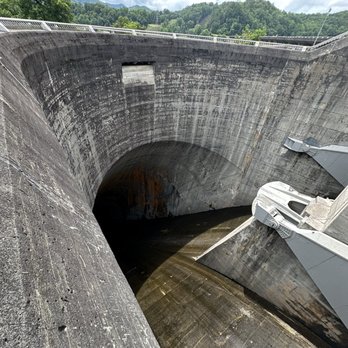 Fontana Dam - Landmarks & Historical Buildings Near Me - Fontana Dam, North Carolina