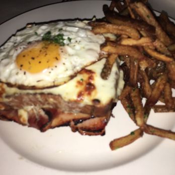 Bistro Campagne - Sandwich with poached egg - French Near Me - Chicago, Illinois Bistro Campagne - Sandwich with poached egg - French Near Me - Chicago, Illinois