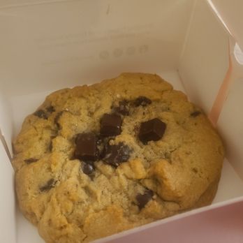 Crumbl - Reston - Bakeries Near Me - Reston, Virginia