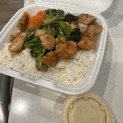 Hibachi Chicken with White Rice