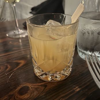 The Tavern Kitchen & Bar - Amaretto sour - New American Near Me - St. Louis, Missouri The Tavern Kitchen & Bar - Amaretto sour - New American Near Me - St. Louis, Missouri