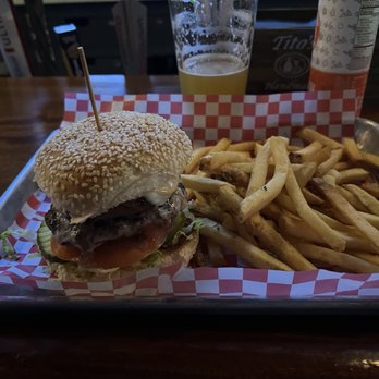 4th Wall Restaurant & Bar - Fourth Wall 4th Wall Double Burger - Pubs Near Me - Boston, Massachusetts