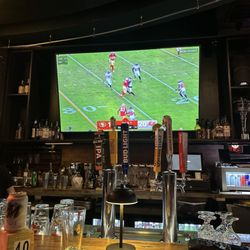 305 Sports Bar - Great place to watch NFL and other sports..!!!