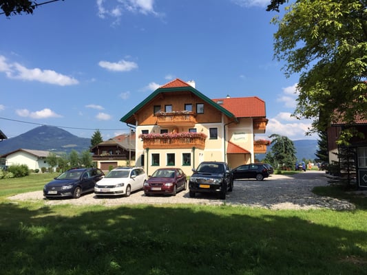 Pension Ballwein by null