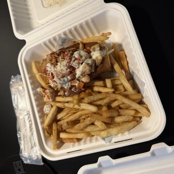 Clam Bar - LOBSTER ROLL - Seafood Near Me - Portland, Maine Clam Bar - LOBSTER ROLL - Seafood Near Me - Portland, Maine