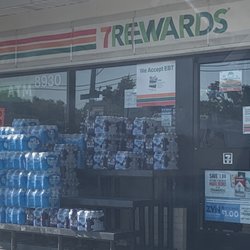 7-Eleven - Water bottles in sun