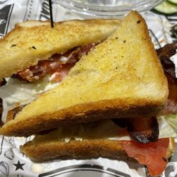 Hogs And Heifers Sports Bar And Grill - BLT