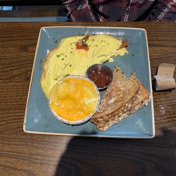 First Watch - Egg omelettes and grits - Breakfast & Brunch Near Me - Orlando, Florida
