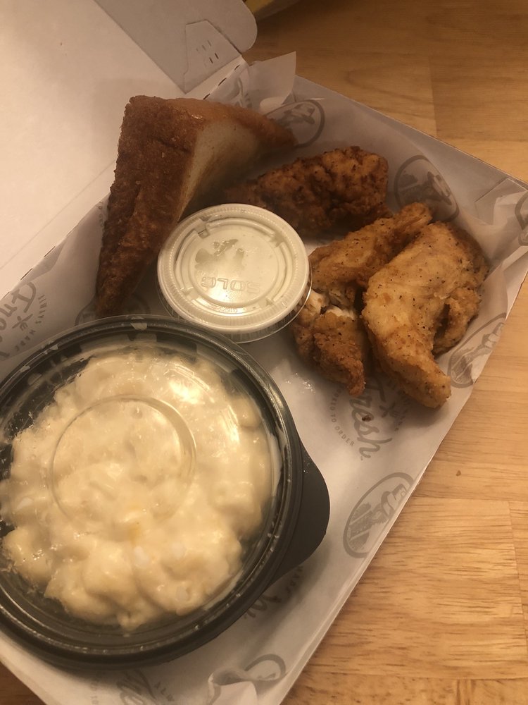 Chicken Wings at Slim Chickens in Tyler