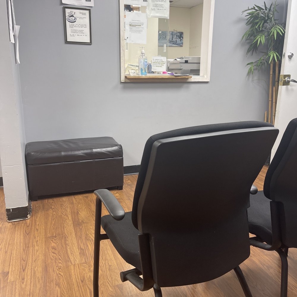 Gaston Larry H - Waiting area and window - Dermatologists Near Me - Baltimore, Maryland