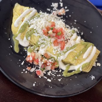 Centrico - Chile Verde Omelet - Mexican Near Me - Phoenix, Arizona
