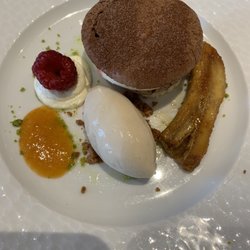 Le 11 - Macarons Chocolat, glace banane avec banane flambé...