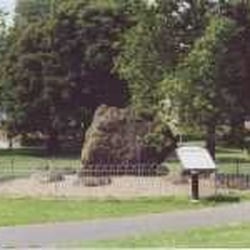 Hove Park - Goldstone Rock (photo fromhttp://www.brighton-hove.gov.uk/index.cfm?request=c1001368)