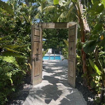 Parrot Key Hotel & Villas - Pool - Hotels Near Me - Key West, Florida Parrot Key Hotel & Villas - Pool - Hotels Near Me - Key West, Florida