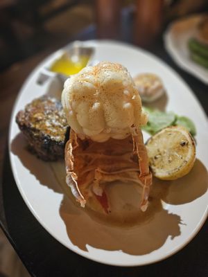 Bull & Bourbon Steakhouse by null