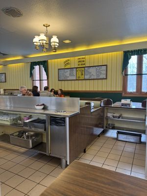 Shady Glen Restaurant and Ice Cream Parlor by null