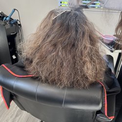 Salon Zavala