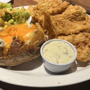 Cheddar's Scratch Kitchen - Cornmeal White Fish Platter - American Near Me - Louisville, Kentucky Cheddar's Scratch Kitchen - Cornmeal White Fish Platter - American Near Me - Louisville, Kentucky