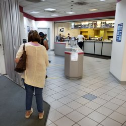 United States Post Office - 13 :-( people in line right now, 1 staff member working the front