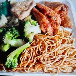 Chong Lee Market - Her lunch take out: 2 items- Chicken wings & broccoli with chow mein $10.50