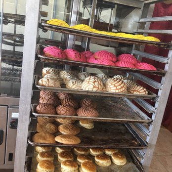 La Reyna Bakery - Fresh baked conchas - Bakeries Near Me - Harlingen, Texas