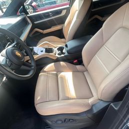 interior cream leather with ventilated seats interior cream leather with ventilated seats