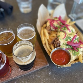 Viewpoint Brewing - The fries are an appetizer, it has pulled pork and pickled onions , it a must try ! - Breweries Near Me - Del Mar, California