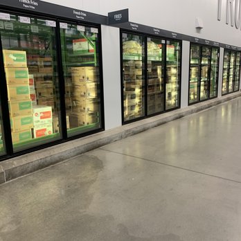 US Foods CHEF'STORE - Wide and spotless aisles without pallets in the middle - Restaurant Supplies Near Me - Charleston, South Carolina US Foods CHEF'STORE - Wide and spotless aisles without pallets in the middle - Restaurant Supplies Near Me - Charleston, South Carolina