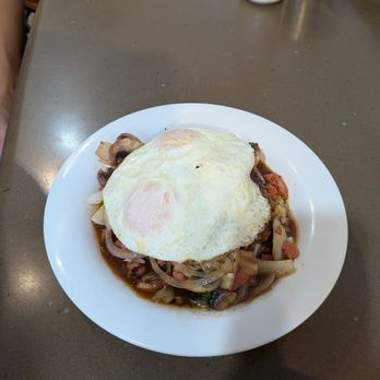 Eggs 'n Things - Waikiki Beach Eggspress - Loco moco - Breakfast & Brunch Near Me - Honolulu, Hawaii