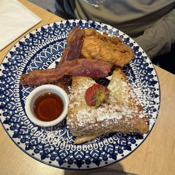 Chewie's Chicken & Biscuits - French toast - Sandwiches Near Me - Vancouver, British Columbia