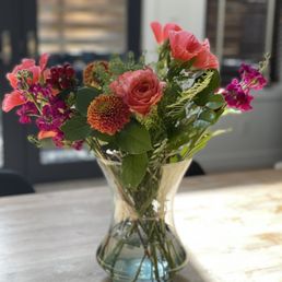 Absolutely gorgeous arrangement.