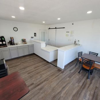Super 8 by Wyndham El Centro North - Breakfast Area - Hotels Near Me - El Centro, California Super 8 by Wyndham El Centro North - Breakfast Area - Hotels Near Me - El Centro, California