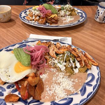 Girasol Cocina Mexicana - Trio de ChilaquilesChilaquiles - Mexican Near Me - Monrovia, California Girasol Cocina Mexicana - Trio de ChilaquilesChilaquiles - Mexican Near Me - Monrovia, California