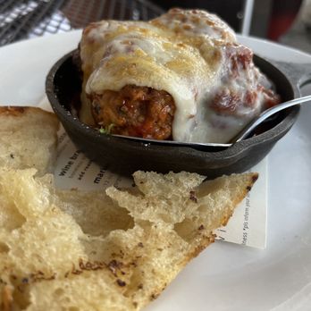 GRATA Italian Eatery - Very good meatballs and decent bread - Italian Near Me - Windsor, California
