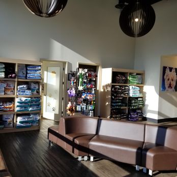 Crestwood Veterinary - Veterinarians Near Me - Edmonton, Alberta