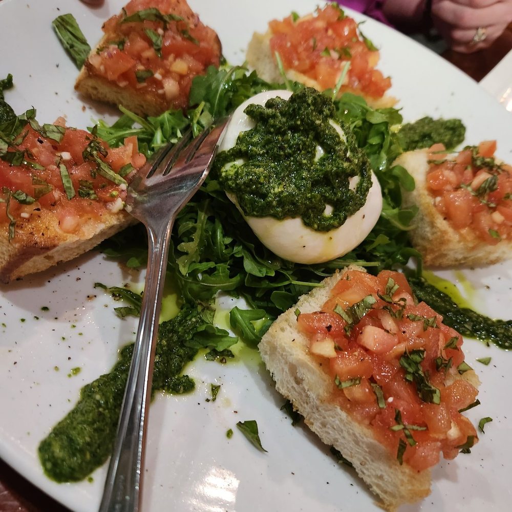 La Lupa Ristorante - Italian Near Me - North Haven, Connecticut