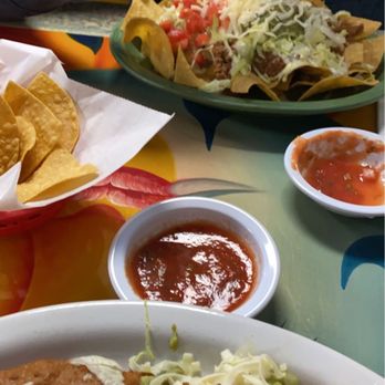 El Cazador - Cazador nachos with chips and salsa - Mexican Near Me - Lima, Ohio El Cazador - Cazador nachos with chips and salsa - Mexican Near Me - Lima, Ohio