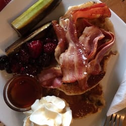 Akarua Wines & Kitchen - Banana pancakes with fried banana and bacon. Kids didn't leave anything on their plates.