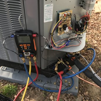Affordable Air Conditioning & Heating - Checking the charge on a new 14 Seer 2.5 ton Heat Pump System - Heating & Air Conditioning/HVAC Near Me - Fredericksburg, Virginia Affordable Air Conditioning & Heating - Checking the charge on a new 14 Seer 2.5 ton Heat Pump System - Heating & Air Conditioning/HVAC Near Me - Fredericksburg, Virginia