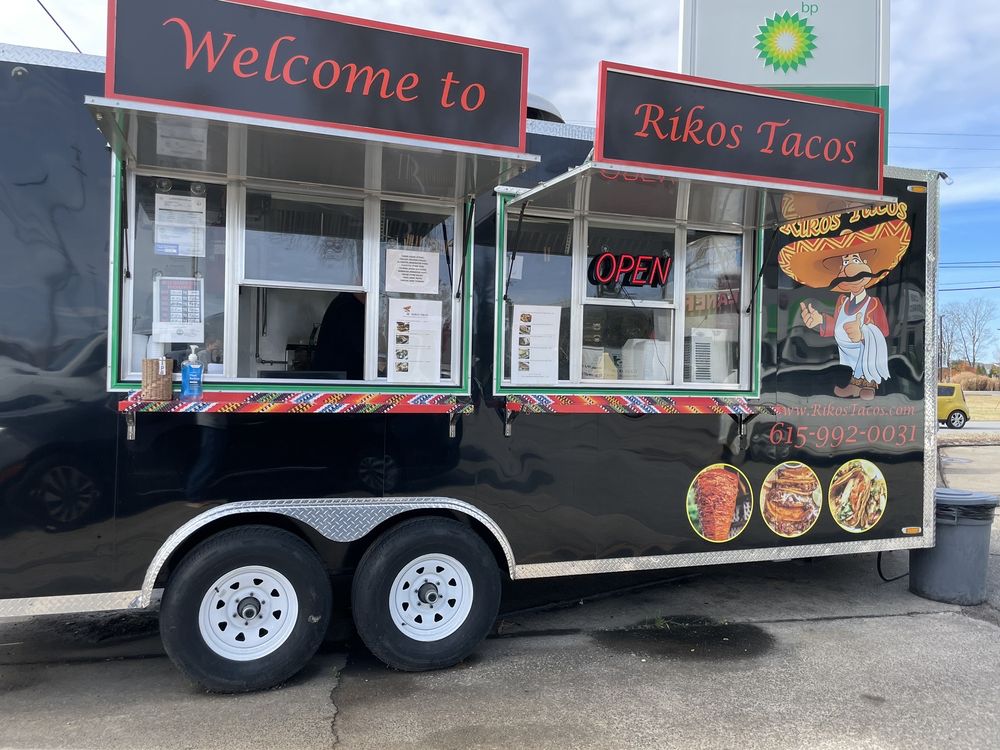 Rikos Tacos Logo