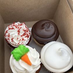 Lyndell's Bakery - Cupcakes