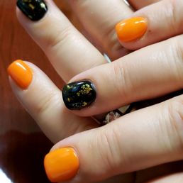 Awesome job on my pre-Halloween nails, Louis! What a fantastic job marbeling with the nail dip. Absolutely love it! Thank you!