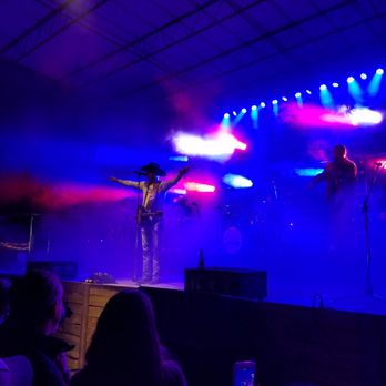 Blue Bonnet Palace - Outdoor stage area - Music Venues Near Me - Selma, Texas