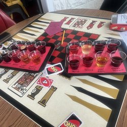 Flights at the game table, playing Uno