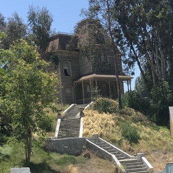 Universal Studios Hollywood - Psycho House on Studio Tour - Amusement Parks Near Me - Universal City, California Universal Studios Hollywood - Psycho House on Studio Tour - Amusement Parks Near Me - Universal City, California