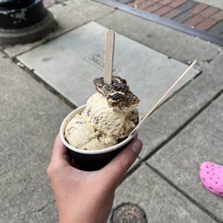 Hello Honey - Salted Caramel with a toasted marshmallow