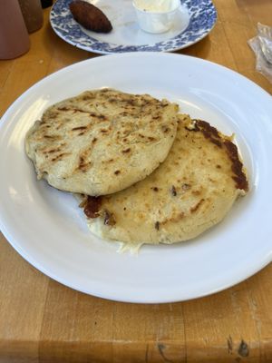 EL ARCO PUPUSAS Restaurant by null
