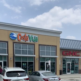 Costa Vida - two cars parked in front of a grocery store - Mexican Near Me - Fort Worth, Texas Costa Vida - two cars parked in front of a grocery store - Mexican Near Me - Fort Worth, Texas